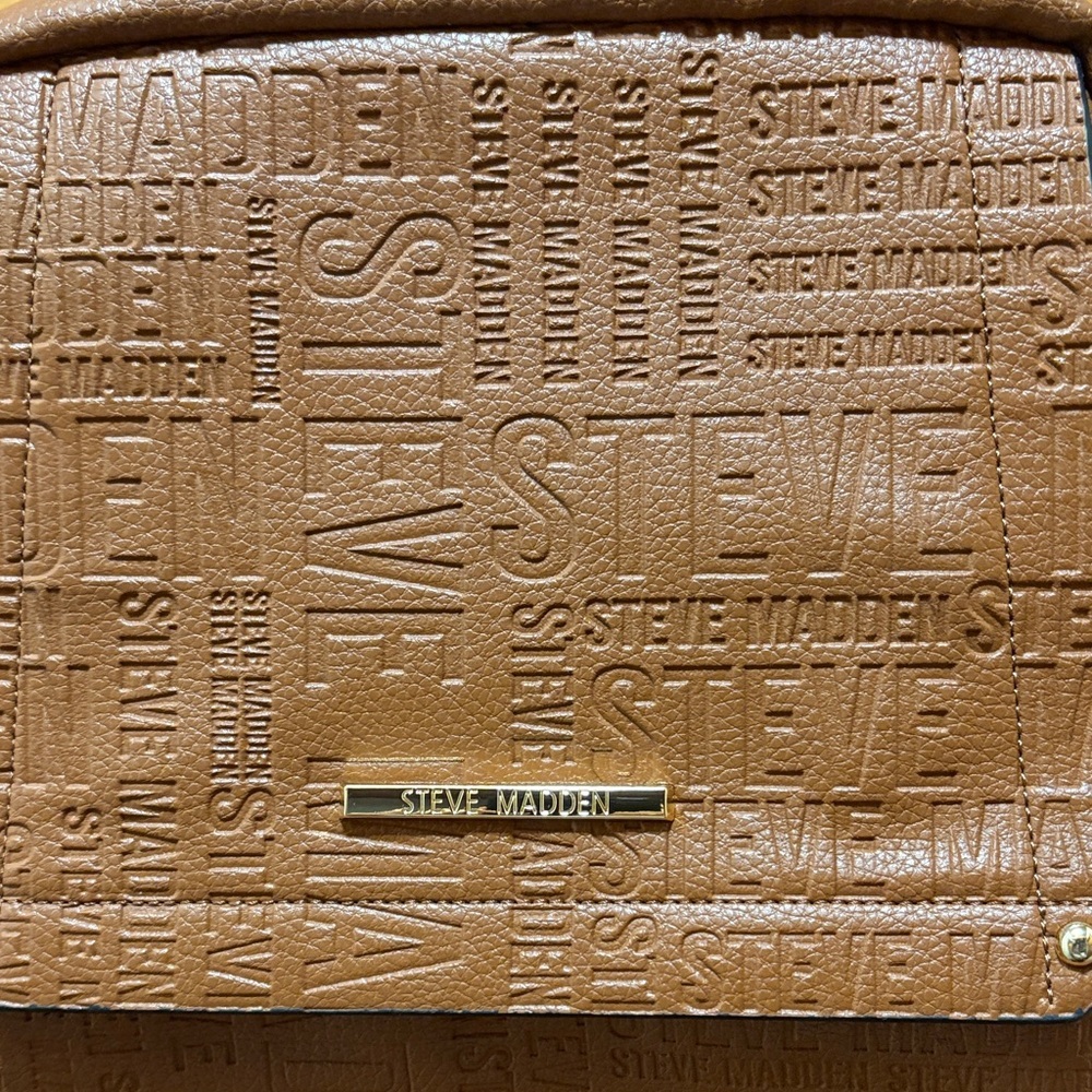 Steve Madden‎ Embossed Tan Backpack - Picture 2 of 4